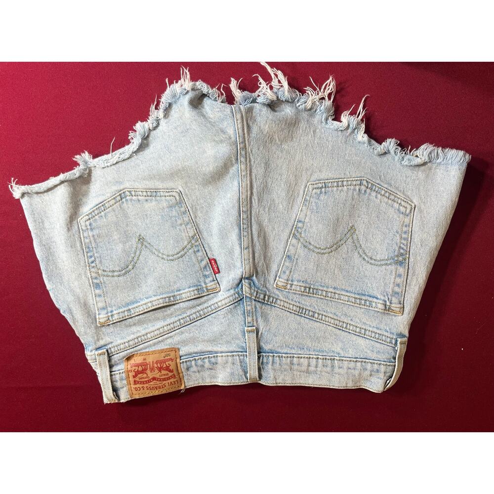 Reworked Vintage Levi’s 501 Upcycled Crochet Patch Distressed Denim Shorts W28 - Picture 6 of 7